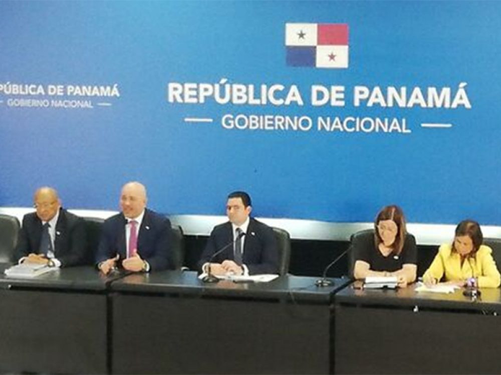 Gobierno aún no decide sobre ajuste al salario mínimo